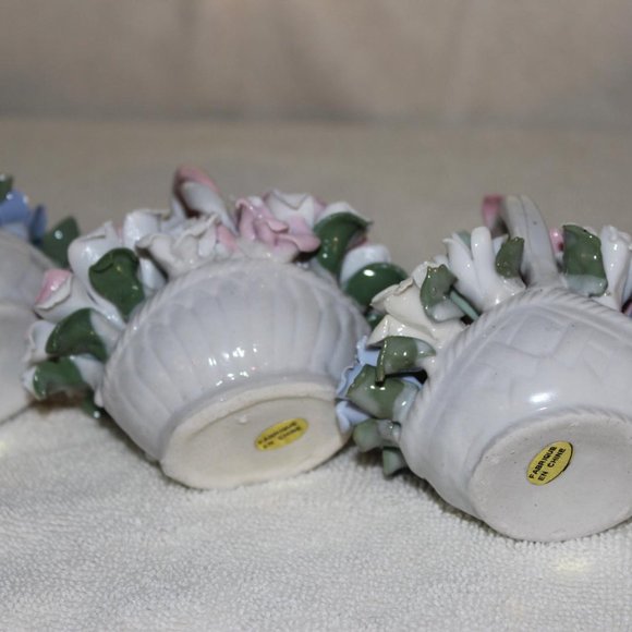 3 VINTAGE MINI BONE CHINA FLOWER BASKETS EACH DIFFERENT PASTELS MADE IN CHINA - Picture 4 of 5